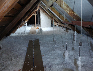 Zateplení rodinného domu pomocí foukané izolace